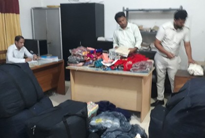আখাউড়া স্থলবন্দরে ৭ লাখ টাকার ভারতীয় কাপড় জব্দ