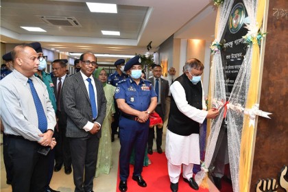 স্পেশাল ব্রাঞ্চে বঙ্গবন্ধু গ্যালারি উদ্বোধন 