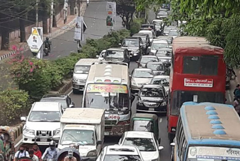 হরতালের মধ্যেই রাজধানীতে যানজট
