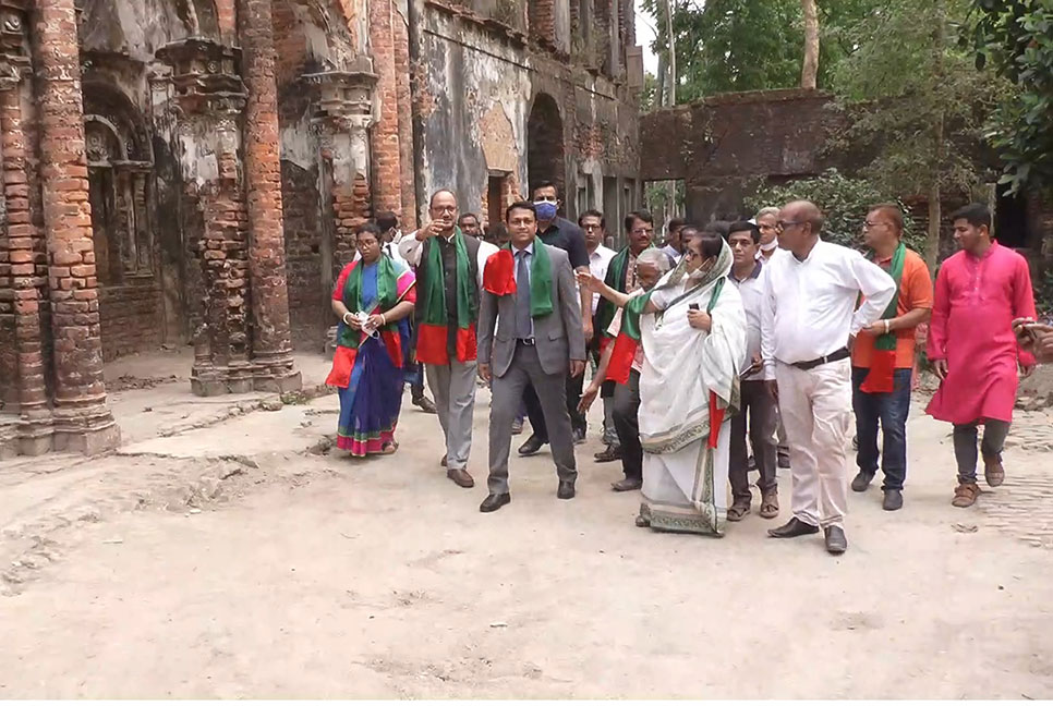 বাকেরগঞ্জে বধ্যভূমি পরিদর্শনে ভারতীয় ডেপুটি হাইকমিশনার 