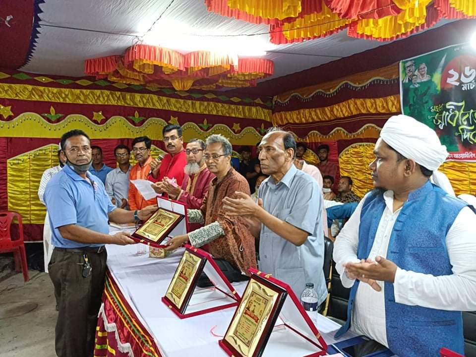 মুক্তিযোদ্ধাদের সংবর্ধনা দিলো গোপালপুর ইউপি আওয়ামী লীগ 