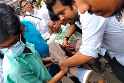 বাম জোটের মিছিলে পুলিশের লাঠিচার্জ, জল কামান ও টিয়ারগ্যাস নিক্ষেপ

