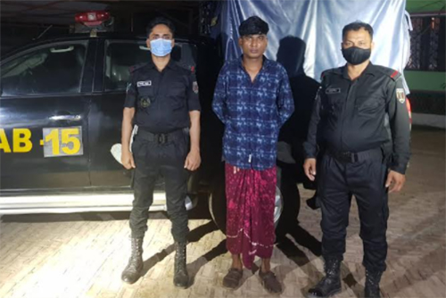 টেকনাফে ২ হাজার ইয়াবাসহ আটক ১