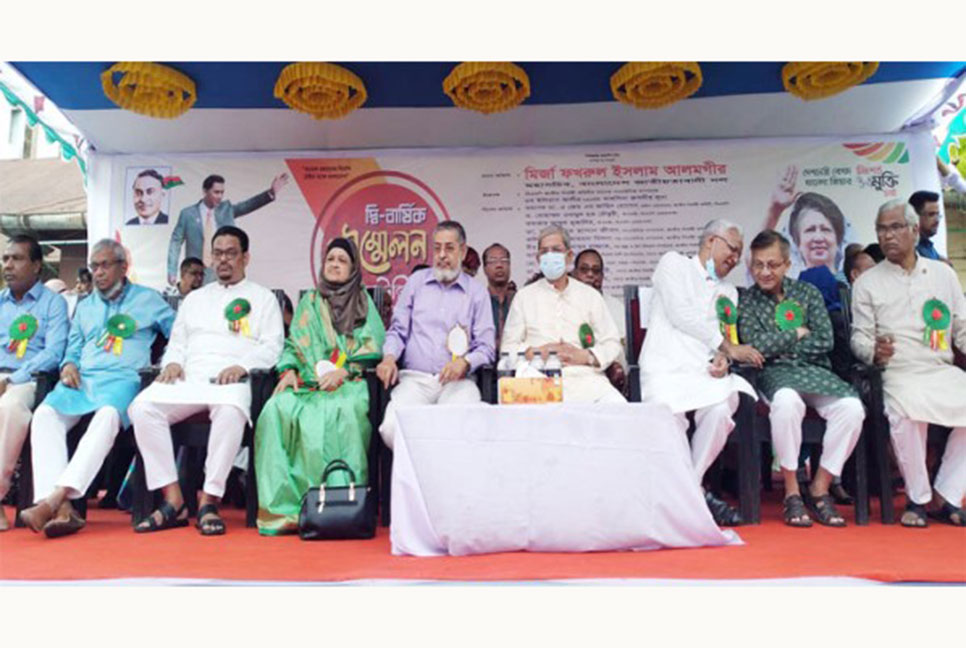 দুর্বার আন্দোলনের মাধ্যমে সরকারকে ক্ষমতাচ্যুত করা হবে : মির্জা ফখরুল


