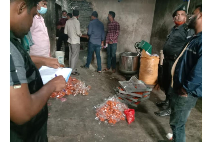 জয়পুরহাটে ভেজাল বিরোধী অভিযান, চার প্রতিষ্ঠানকে জরিমানা
