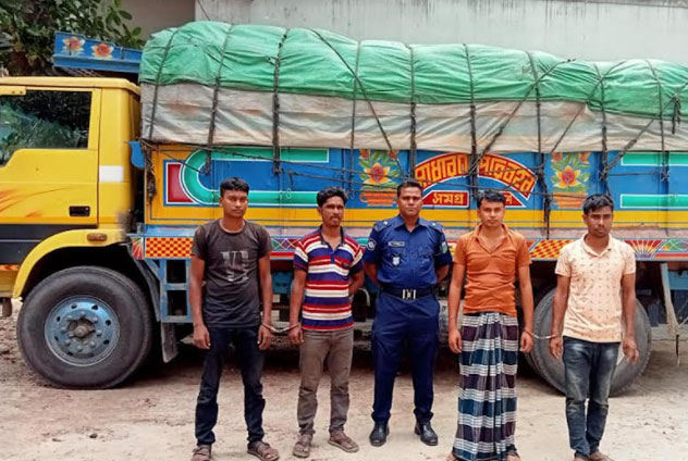 বগুড়ায় সার পাচারের অভিযোগে চারজন গ্রেফতার