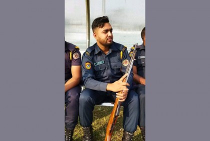 মোটরসাইকেলে কাভার্ডভ্যানের ধাক্কা, প্রাণ গেল কারারক্ষীর
