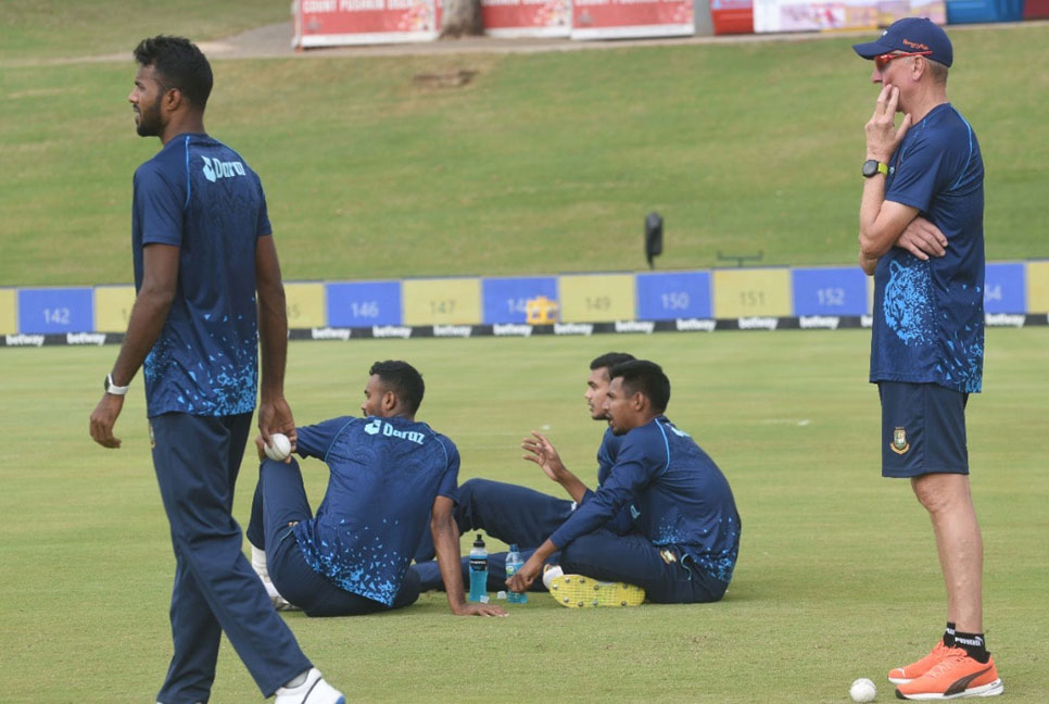 দলের সবাই বিশ্বমানের বোলার হতে চাই: তাসকিন