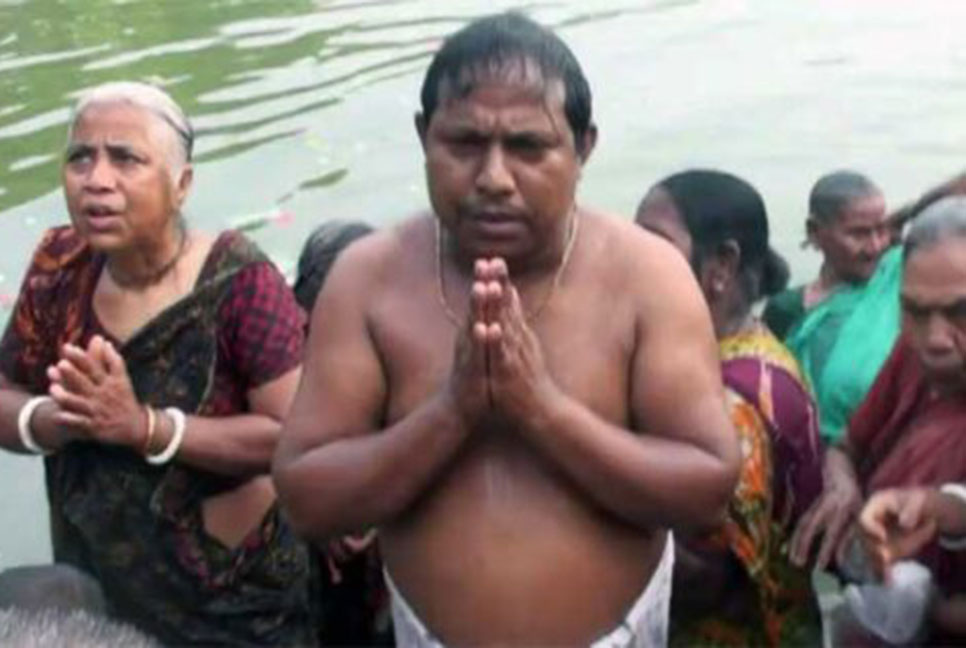 নাটোরে বারুনী গঙ্গা স্নান উৎসব