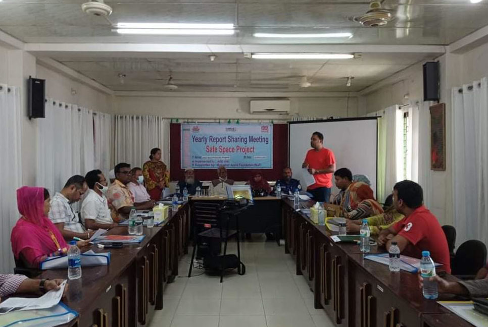 বরগুনায় বাল্যবিবাহ ও নারী নির্যাতন প্রতিরোধ বিষয়ক সভা