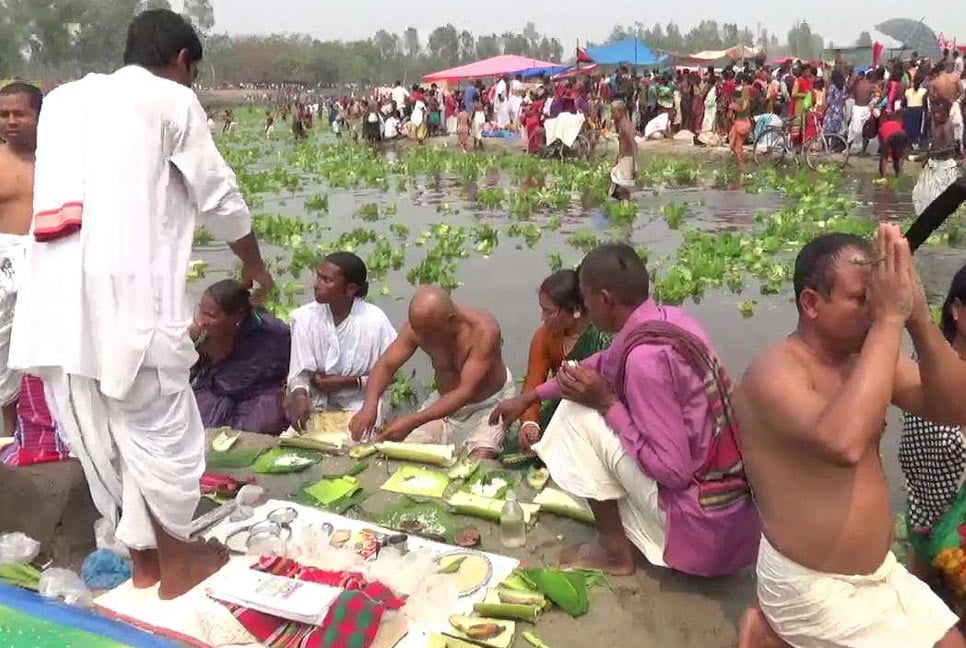পঞ্চগড়ে বারুনী মহাস্নান উৎসব শুরু