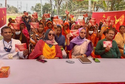 সাতক্ষীরায় ‘বাল্য বিবাহকে লাল কার্ড’ শীর্ষক ক্যাম্পেইন