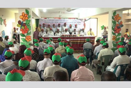 স্বাধীনতার সুবর্ণজয়ন্তী উপলক্ষে বরিশালে শিক্ষক সমিতির শোভাযাত্রা 
