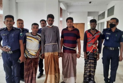 জয়পুরহাটে আন্তঃজেলা বৈদ্যুতিক ট্রান্সফরমার
চোর চক্রের চার সদস্য আটক 