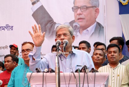 সরকার সব ক্ষেত্রেই ডাকাতি করতে ব্যস্ত : মির্জা ফখরুল


