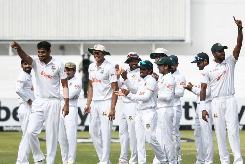খালেদ নৈপুণ্যে ৩৬৭ রানে অলআউট দক্ষিণ আফ্রিকা
