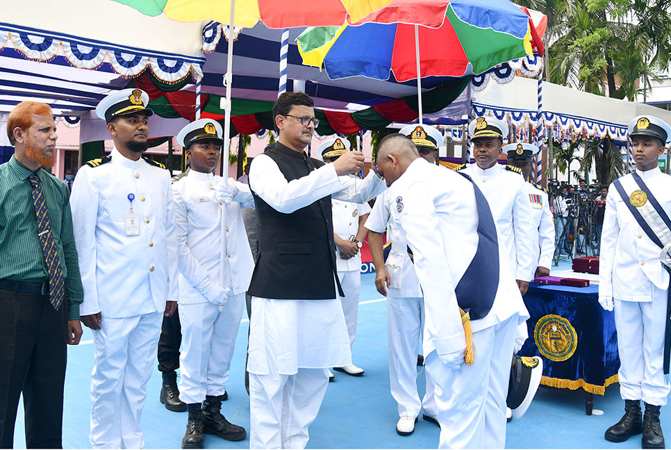 কঠিন সময়েও নাবিকদের মনোবল শক্ত ছিল : নৌ প্রতিমন্ত্রী