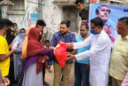 চট্টগ্রামে ইফতার সামগ্রী বিতরণ