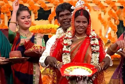 ‘ইসমার্ট জোড়ি’র মঞ্চে বিয়ে সারলেন ভুবন বাদ্যকর