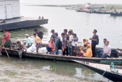 বগুড়ায় যমুনায় পানি বৃদ্ধিতে সরব হয়েছে নৌরুট 