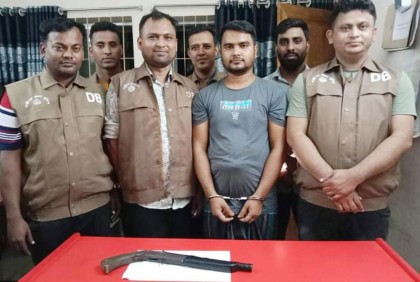লক্ষ্মীপুরে অস্ত্রসহ একাধিক মামলার আসামি গ্রেফতার