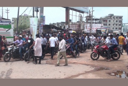 বাস টার্মিনালে শ্রমিক কার্যালয়ে ছাত্রলীগের হামলা-ভাঙচুরের অভিযোগ 

