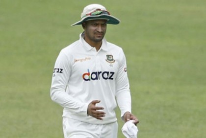 আম্পায়ারিং নিয়ে ক্ষুব্ধ সাকিব

