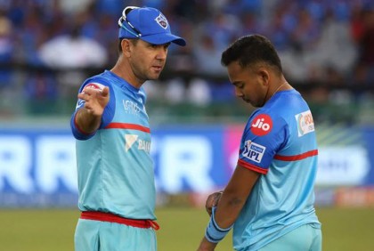আইপিএল: পৃথ্বীর ওপর ক্ষুব্ধ কোচ রিকি পন্টিং