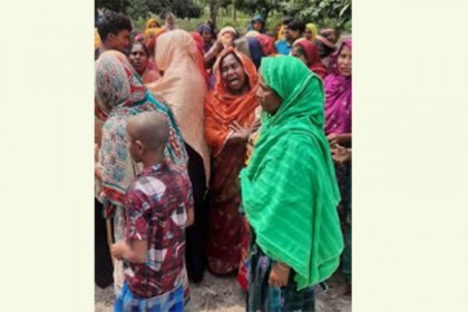 বিএসএফ-বিজিবির উদ্যোগে ভারতে প্রয়াত মাকে শেষবারের মতো দেখল দুই বাংলাদেশি কন্যা 