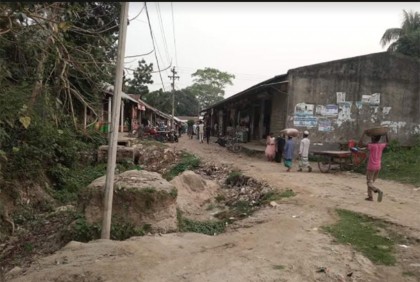 ফুলপুরে কুঁড়িপাড়া সড়কে ভাঙন, জনদুর্ভোগ