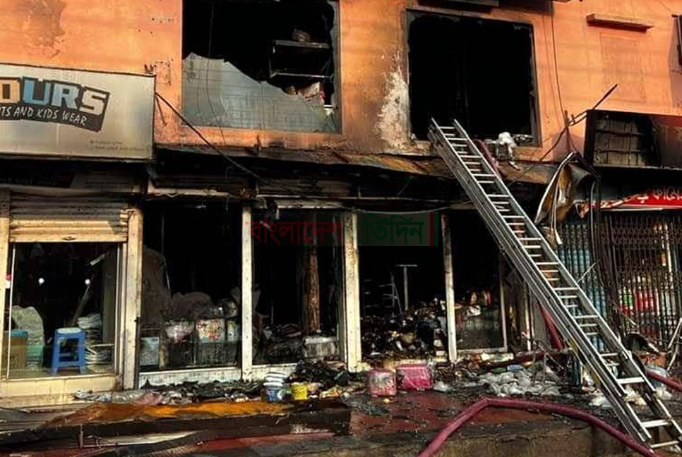 সিলেটে আগুনে পুড়লো ব্যবসা প্রতিষ্ঠান