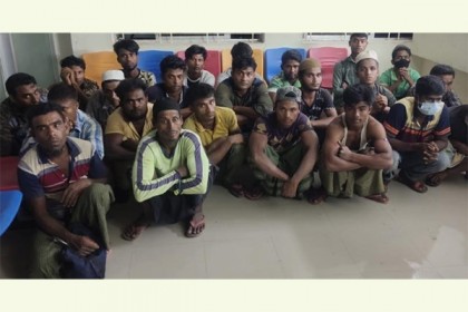 টেকনাফে অভিযান চালিয়ে ৫০ জন রোহিঙ্গা আটক 