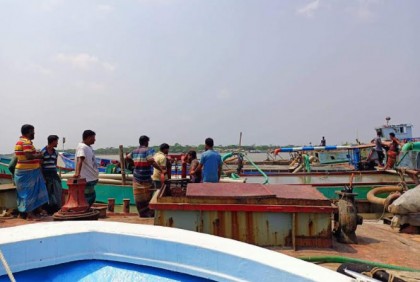 পানগুছি নদীতে ৫ ড্রেজারকে জরিমানা