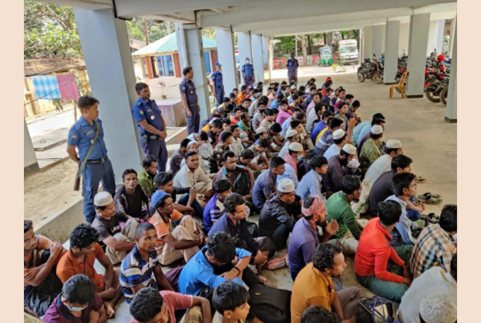 ক্যাম্প থেকে পালানোর সময় ১২৮ রোহিঙ্গা আটক 