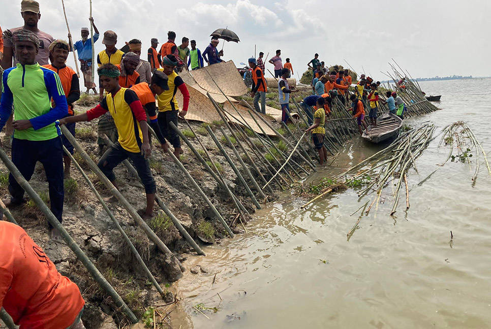 প্রতিদিন মেরামত, পরের দিন সকালেই ফাটল 