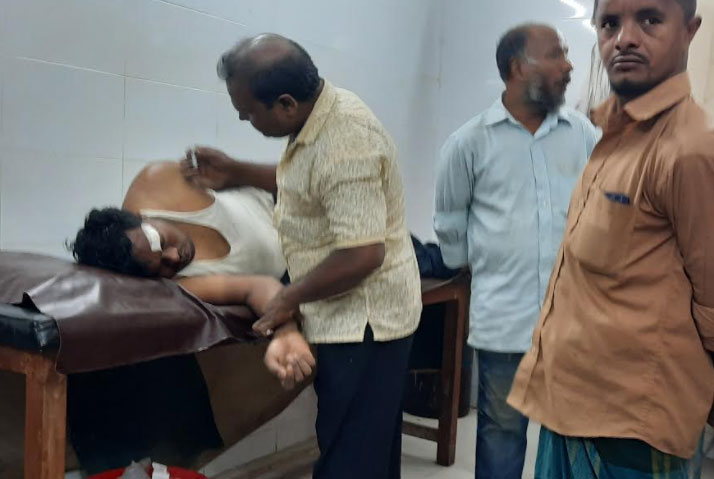 কোম্পানীগঞ্জে সন্ত্রাসী হামলায় ভূমি অফিসের কর্মকর্তাসহ আহত ৩