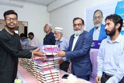 শিক্ষার্থীদের শেখ হাসিনার সৈনিক হওয়ার আহ্বান ভিসির