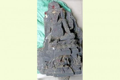 নওগাঁয় ৩৫ কোটি টাকা মূল্যের কষ্টি পাথরের মূর্তি উদ্ধার, আটক ৩
