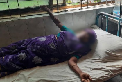 মাদারীপুরে বৃদ্ধা মাকে পেটালো ছেলে