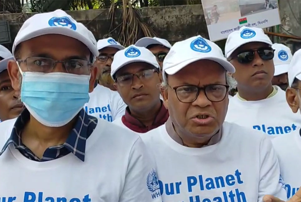 সরকার স্বাস্থ্যব্যবস্থা ধ্বংস করে ফেলেছে : রিজভী