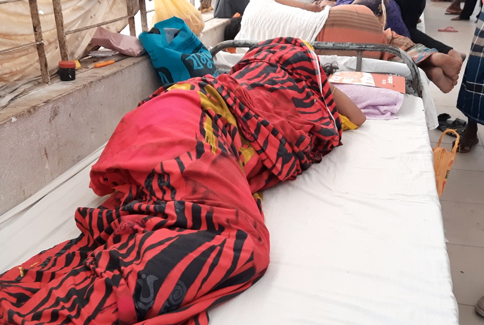 যৌতুক না পেয়ে গৃহবধূকে নির্যাতনের অভিযোগ, হাসপাতালে ভর্তি