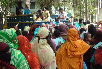 গোপালগঞ্জে দ্বিতীয় পর্যায়ে টিসিবির পণ্য বিক্রি শুরু