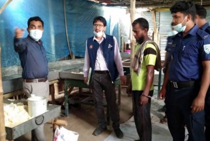 দিনাজপুরে
অস্বাস্থ্যকর পরিবেশে সেমাই তৈরি;
চার কারখানা মালিককে জরিমানা