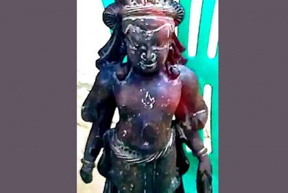 সরাইলে দীঘি থেকে কাঠের বিষ্ণুমূর্তি উদ্ধার