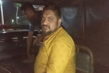 জয়পুরহাটে ভুয়া চিকিৎসক গ্রেফতার