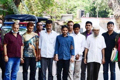 যেভাবে শত শত ভুয়া চিকিৎসক বানানো হলো! 
