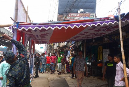 শ্রীপুরে অবৈধ স্থাপনা উচ্ছেদে অভিযান