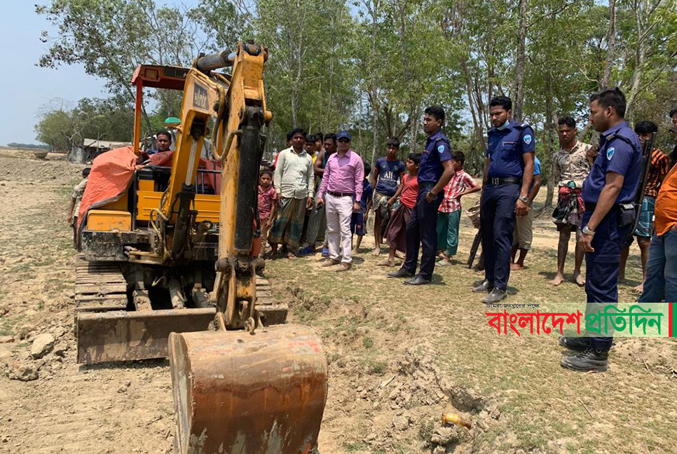 বাঁশখালীতে সরকারি জায়গা ও পাহাড় কাটার অভিযোগ, অভিযান
