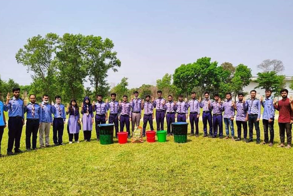 ক্যাম্পাস পরিচ্ছন্ন করলেন ইবির রোভার সদস্যরা