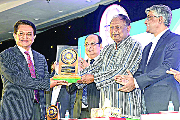 জাতীয় রপ্তানি ট্রফি পেল হা-মীম গ্রুপসহ ৬৬ প্রতিষ্ঠান